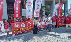 Dev Emekli-Sen'den İzmir'de çağrı: Sadaka değil, insan onuruna yakışır maaş istiyoruz!