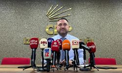 "CHP'nin masa, sandalye ve klimalarını belediye araçlarıyla kaçırdılar"