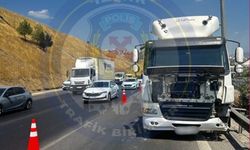 Karşıyaka’ya gidecekler dikkat: Kaza nedeniyle araç kuyruğu oluştu