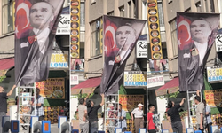 CHP YDK üyesi Kayseri’deki skandalı paylaştı: Atatürk posterinden 6 ok kesilip atıldı