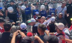Maaşlarını isteyen işçilere polis müdahalesi: Sendika Başkanı gözaltına alındı