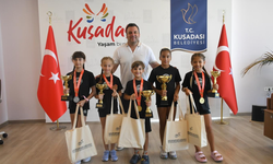 Kuşadası’nın gururu minik jimnastikçilerden Başkan Vekiline ziyaret