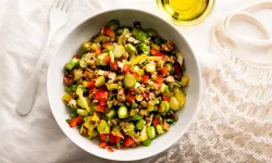 Kuşkonmaz ile ne yapılır? Biberli Kuşkonmaz salatası tarifi
