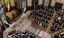 Esad devrildi: Suriye'de yeni parlamento ilk kez toplandı