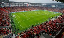 İzmir’e milli gurur… Ay-Yıldızlılar Gürsel Aksel’e dönüyor