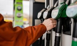 Benzine yeni zam geldi... 72 TL'yi geçti