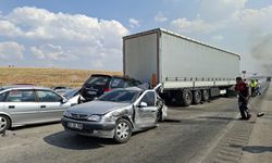 Afyon'da zincirleme trafik kazası: 8 kişi yaralandı
