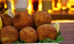 10 dakikada hazır… Dışı çıtır içi yumuşacık patates köftesi tarifi