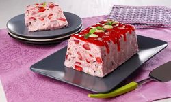 Yaz bitmeden yapın… 10 dakikada çilekli parfe!