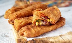 Sadece 1 yufka… Çıtır çıtır ve pizza tadında bu böreği mutlaka deneyin!