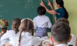 Eğitim Sen’den MEB genelgesine sert tepki: Öğretmenin önlüğünü değil, sorunlarını çözün!