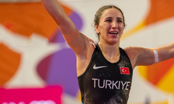 Akdeniz Oyunları tarihinde 1000. madalya milli güreşçi Zeynep Yetgil Kamal'dan