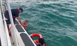 Çeşme'de arızalanan jet skide mahsur kaldılar: Ekipler seferber oldu