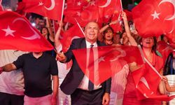 Gaziemir’de 30 Ağustos coşkusu Işın Karaca’yla yaşandı