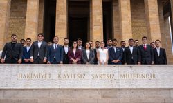 CHP Gençlik Kolları’ndan Anıtkabir ziyareti... Karan 'Cumhuriyet değerleri' vurgusu yaptı