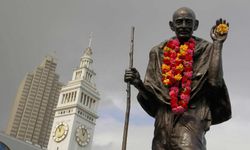 Gandhi’nin el yazısıyla yazdığı tarihi notlar rekor fiyata satıldı