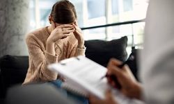 Psikoz nedir? Psikoz belirtileri nelerdir? Psikoz tedavisi nasıl yapılır?