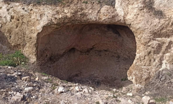 Bergama’da kaçak kazılara karşı 1. derece arkeolojik sit kararı: Kaya mezar korumaya alındı