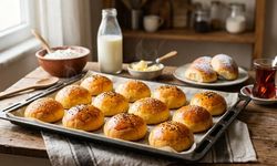 Asla bayatlamayan sırrıyla... Yumuşacık puf puf sütlü çörek tarifi