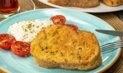 Bayat ekmeklerinizi böyle değerlendirin... Yumurtalı ekmek tarifi