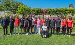 Mehmet Sepil Göztepeli milli sporcularla buluştu