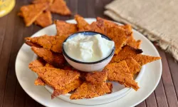 Çocuklarına sağlıklı atıştırmalık hazırlamak isteyenlere: Mercimek cips tarifi