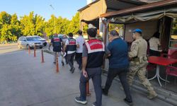 İzmir'de FETÖ operasyonu: 21 şüpheli gözaltına alındı