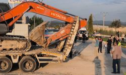 İşçi servisi çekici ile çarpıştı: 8 kişi yaralandı