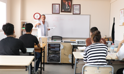 Bayraklı’da mezun öğrencilere ücretsiz YKS desteği
