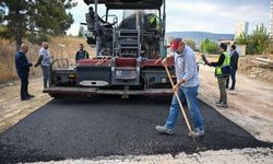 Kronik yol sorunu çözülüyor: Bornova’da asfalt mesaisi