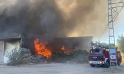 Yenigöl’de ambalaj deposunda yangın: Alevler eve sıçradı
