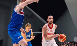12 Dev Adam namağlup: İzlanda'yı 110-73'le geçti