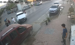 İzmir'de otomobille çarpışan 17 yaşındaki motosikletli yaralandı