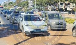 İzmir-Seferihisar yolunda trafik alarmı: 1 kilometrelik yoğunluk oluştu!