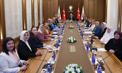 O fotoğrafta poz verdi: Fıçı AKP kadrosunda!