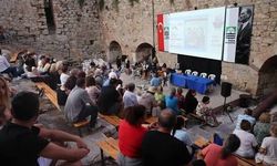 AKP’ye geçen Foça Belediyesi'ne yazarlardan 'demokrasi' çıkışı: Edebiyat Günleri donduruldu