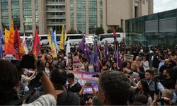 Gazetecilerin gözaltına alınmasına meslektaşlarından tepki: Haber kriminalize ediliyor