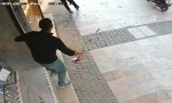 Ateş açıp kuyumcuyu soymaya çalıştı… Esnaf yakalayıp polise teslim etti