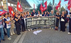 İzmir’de öğretmenler yere önlük bıraktı: Çocuklarımızı koruyamayan düzenin sorumluları istifa etsin!