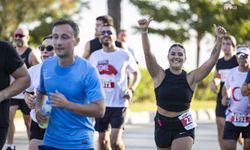 İzmir'de 9 Eylül Yarı Maratonu’nda katılımcı rekoru kırıldı