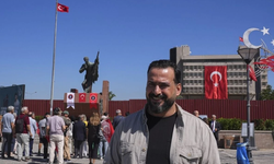 Bush’a ayakkabı fırlatmıştı: Muntazar ez-Zeydi İzmir'de Hasan Tahsin anmasına katıldı