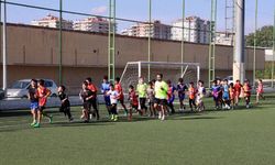 Ücretsiz futbol okulu tam not aldı: Geleceğin yıldızları Buca’da yetişiyor