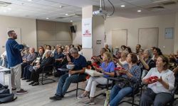 Bornova’da ‘3. Yaş Üniversitesi’ heyecanı: Öğrenme hayat boyu devam etmeli