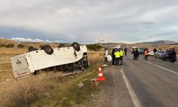 Afyonkarahisar'da devrilen işçi servisindeki 1 kişi öldü, 27 kişi yaralı