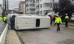 Afyon’da öğrenci servisi dolmuşla çarpıştı: 16 kişi yaralandı