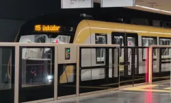 İstanbul’da metro istasyonunda kablo patlaması: Seferler durduruldu