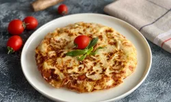 Az malzemeli börek denilince akan sular duruyor... Tek yufkadan börek tarifi