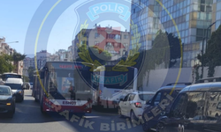 Karabağlar’a gidecekler dikkat: ESHOT aracı arızalandı, trafik yoğunluğu var!