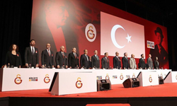 Galatasaray'da Dursun Özbek yönetimi ibra edildi