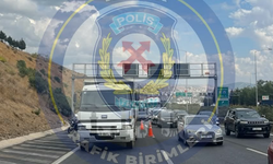 Trafik Birimleri duyurdu: Bayraklı Büyük Tünel girişinde 5 kilometrelik kuyruk